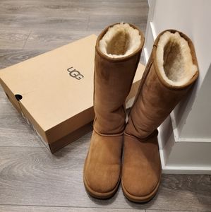 UGG Women's Classic Tall II boots
